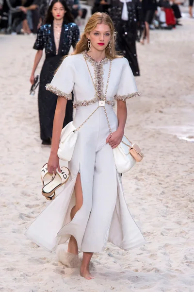 Look 64